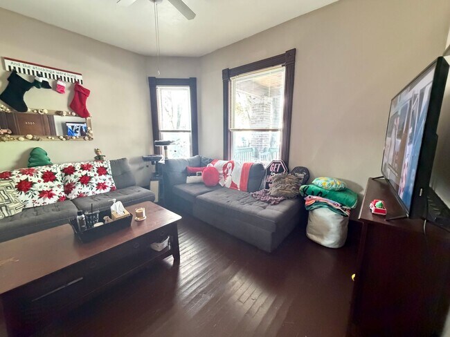 Foto del edificio - Spacious Three Bedroom Single Family near John Ball Zoo!