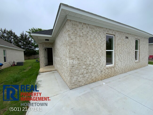 Foto del edificio - 2265 Rosemary Dr