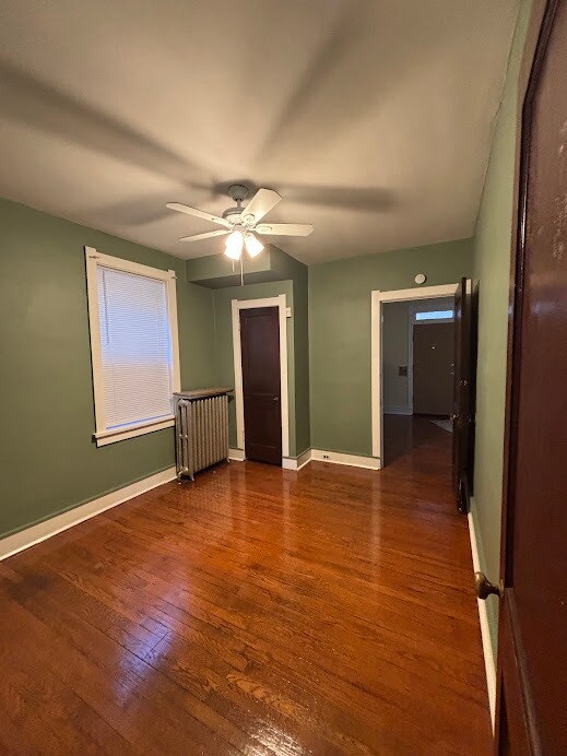 Foto del edificio - 4922 Winona Ave