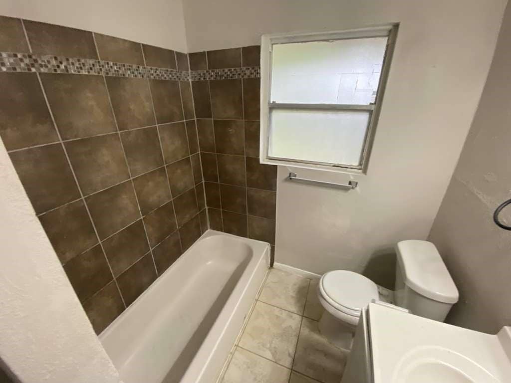 Building Photo - 5322 Dewberry St