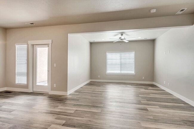 Building Photo - 3 Bed Townhome - Provo's Southeast Bench