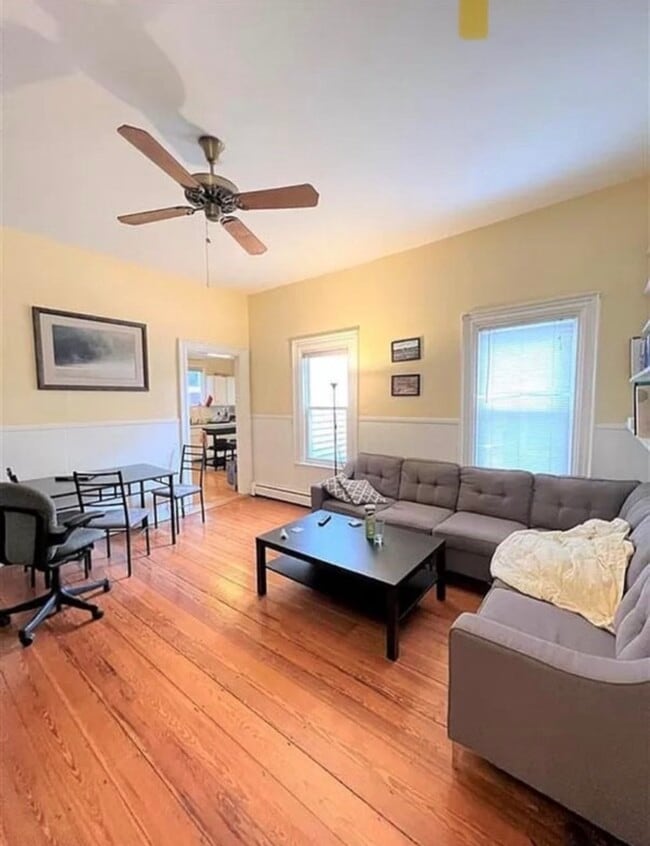 Building Photo - 282 Summer St