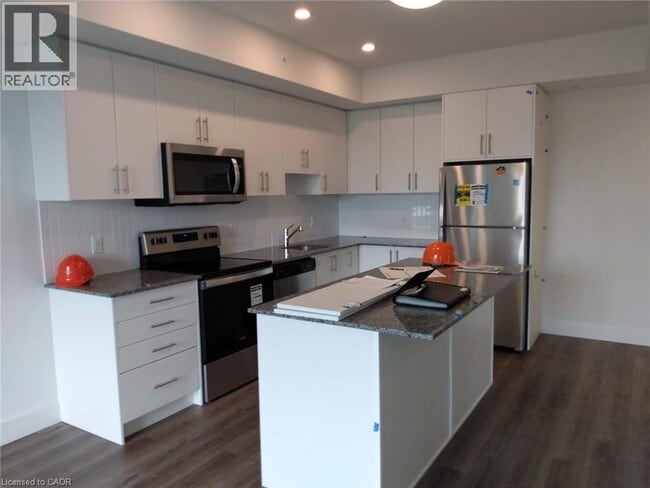 Building Photo - 103 Roger St