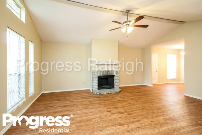 Building Photo - 1125 Hidden Creek Dr