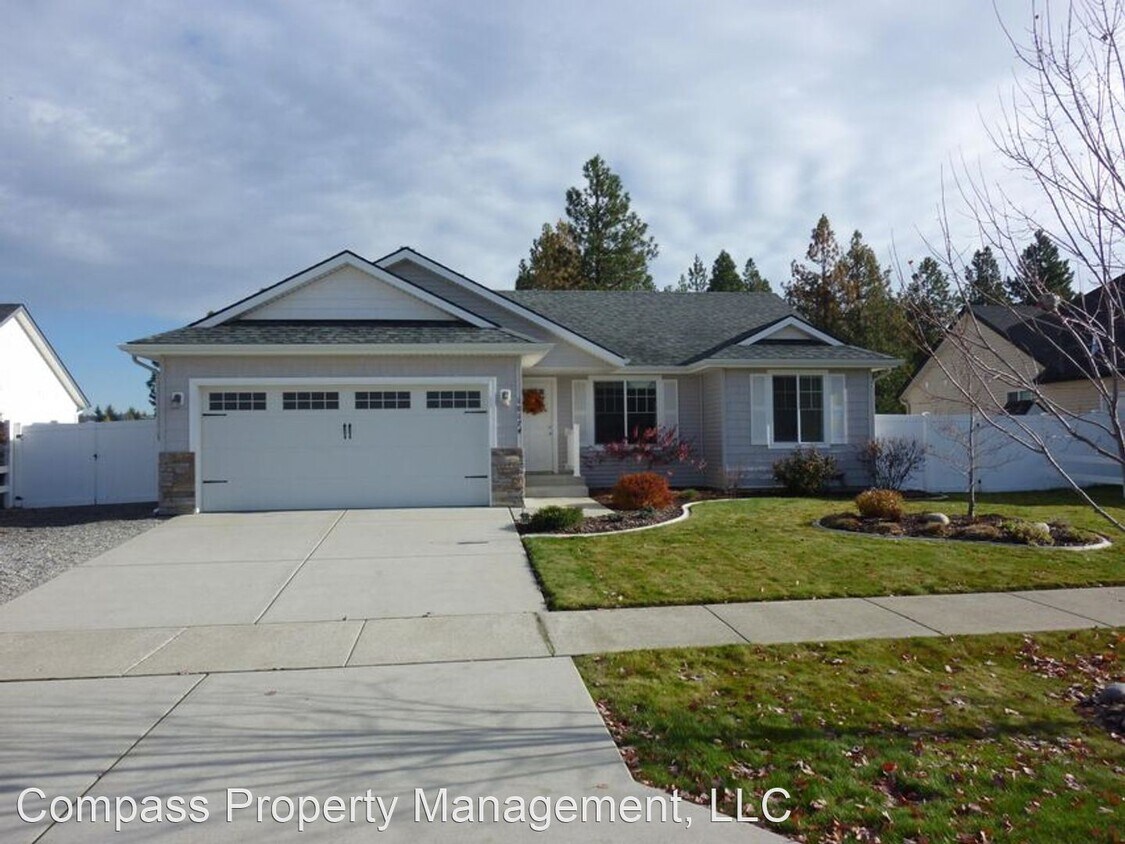 Primary Photo - 3 br, 2 bath House - 10174 N Hubble St.