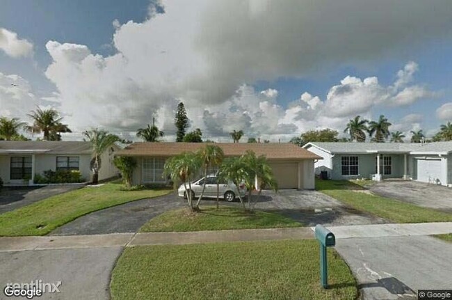 Building Photo - 11440 NW 40th Pl