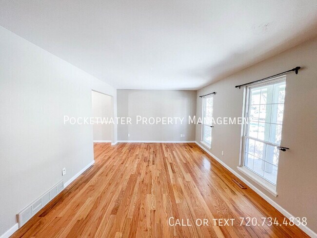 Foto del edificio - 1060 Ithaca Dr