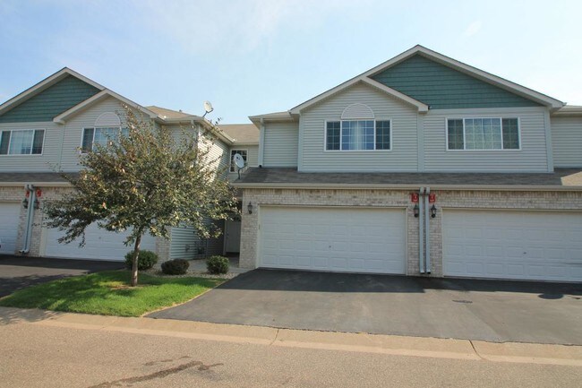 Building Photo - 137 Stallion Ln