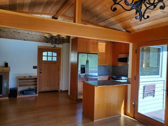 Building Photo - 1 bedroom in Mill Valley CA 94941
