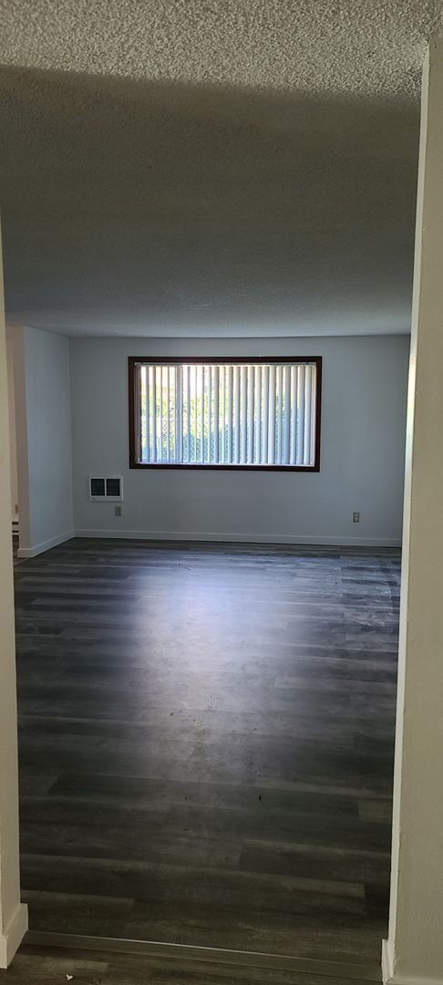 Foto del edificio - RENT SPECIAL $450.00 off Newly Remodeled 2...