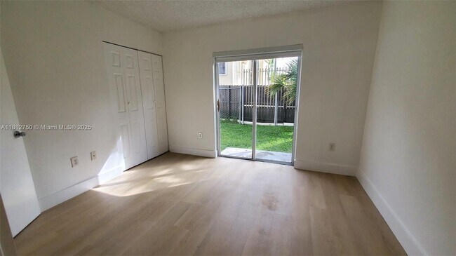 Foto del edificio - 8660 NW 5th Terrace