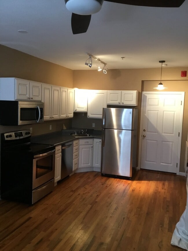 Foto del edificio - Adorable Studio in 1909 Building! Heart of Capitol Hill