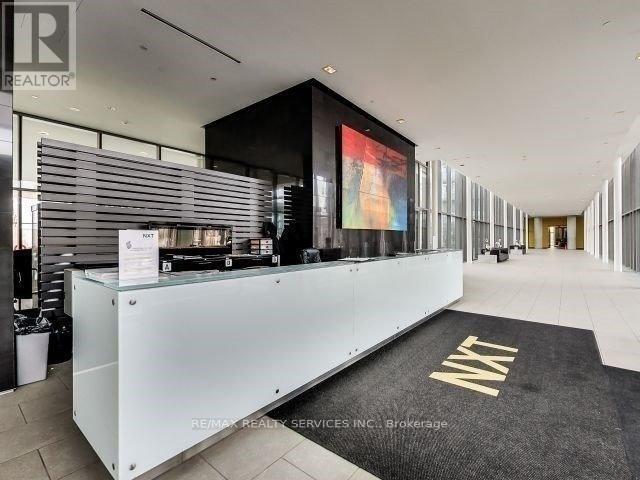 Building Photo - 105-1105 The Queensway