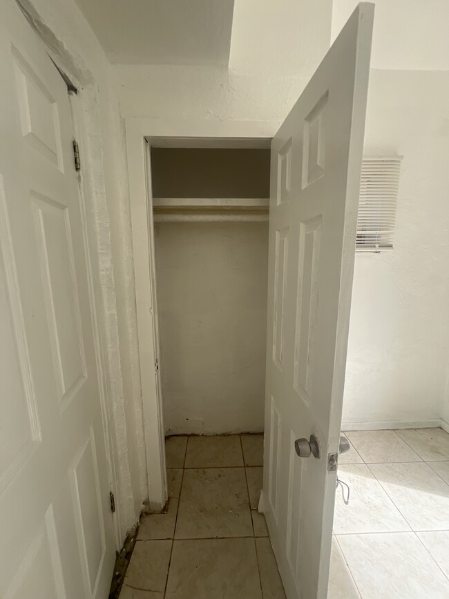 Foto del edificio - 1104 W 22nd St