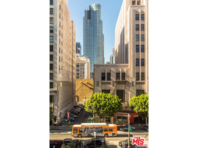 Building Photo - 460 S Spring St