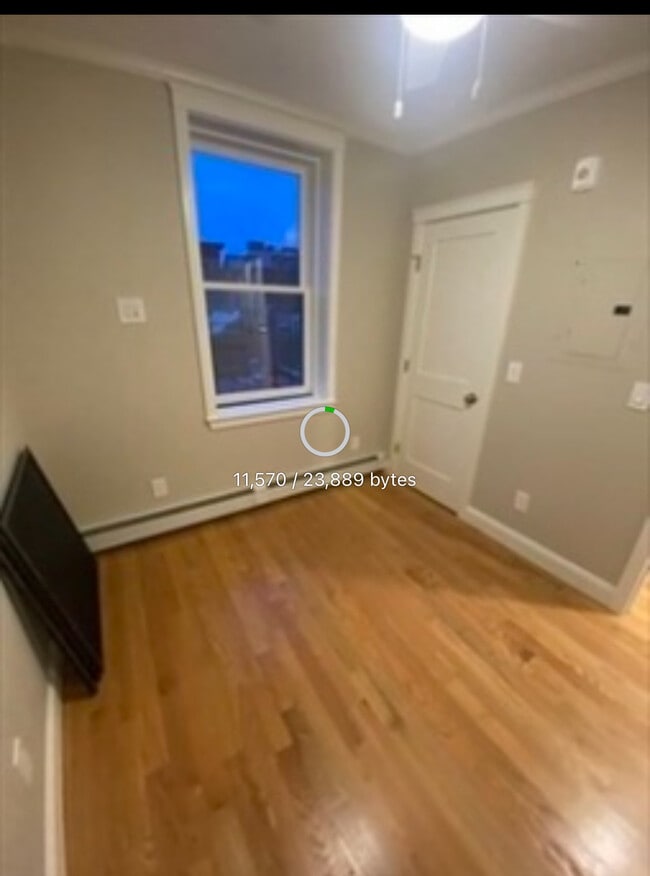 Building Photo - 33 Garden St