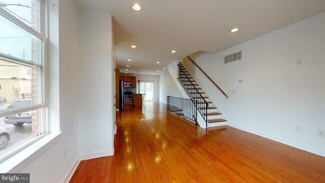 Building Photo - 2549 Ellsworth St