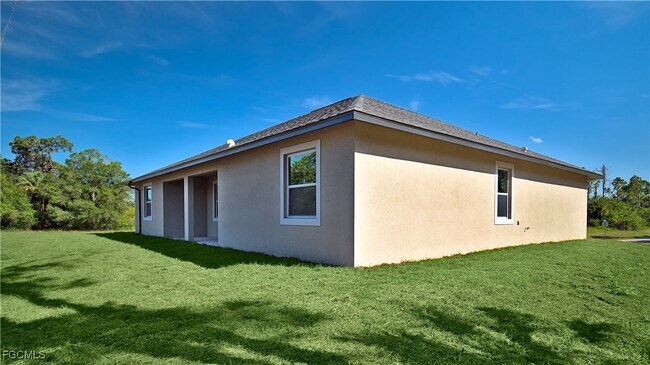 Foto del edificio - 8028 Sherwood Cir