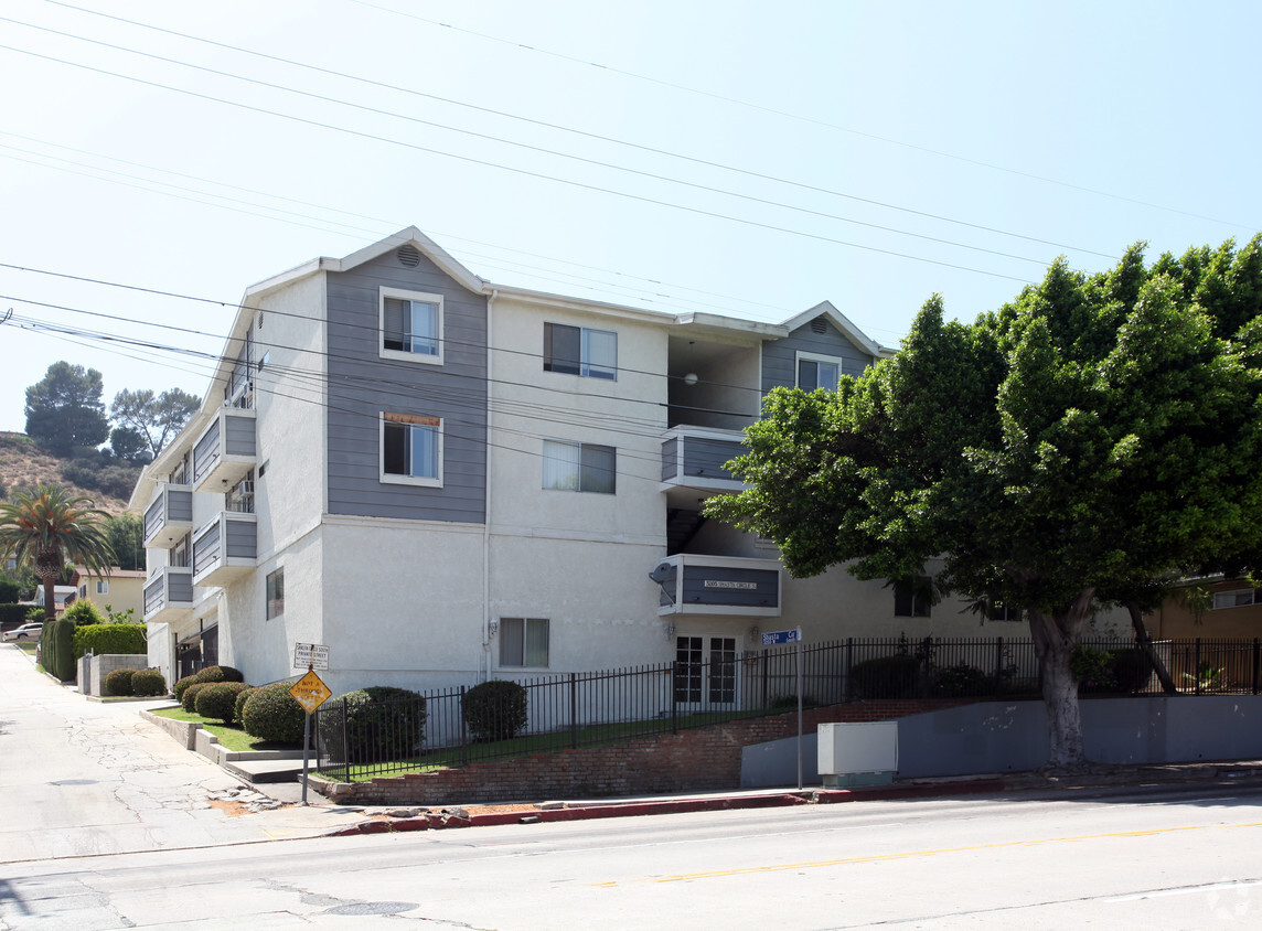 Primary Photo - Shasta Circle Apartments