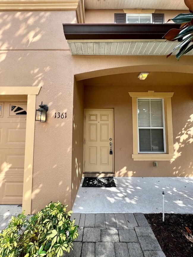 Building Photo - Townhome For Rent