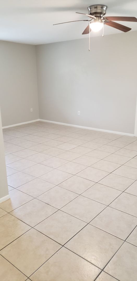 Foto del edificio - Cozy 2nd floor condo by Lake Underhill