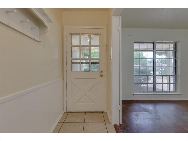 Foto del edificio - 3406 Norwood Hill Rd
