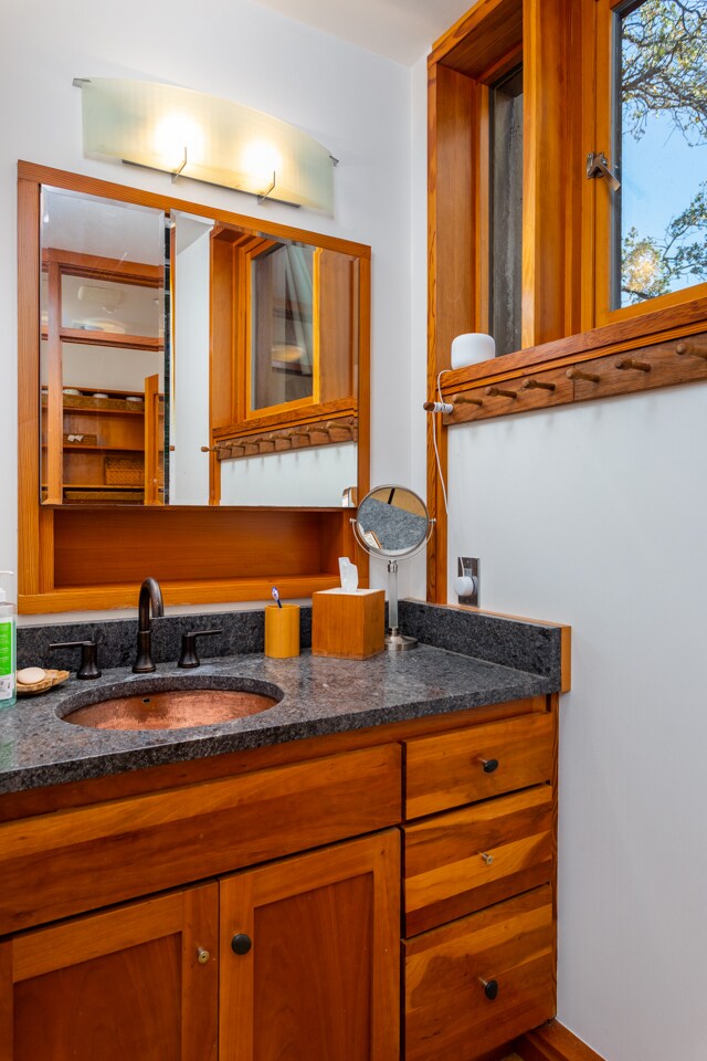 Building Photo - 707 Las Lomas Way