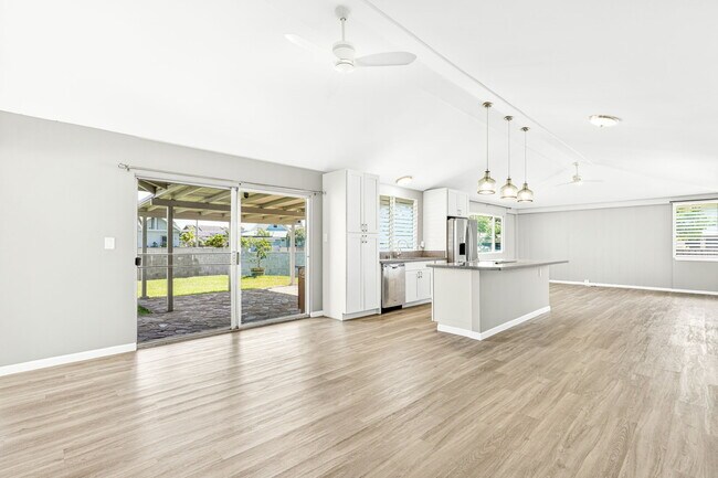 Building Photo - 95-566-566 Wailoa Loop