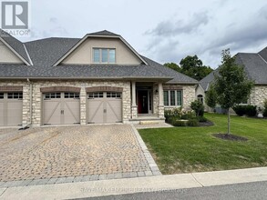 Building Photo - 5 Wood Haven Dr