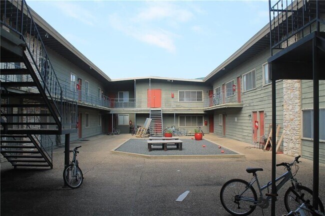 Foto del edificio - 2408 Longview St