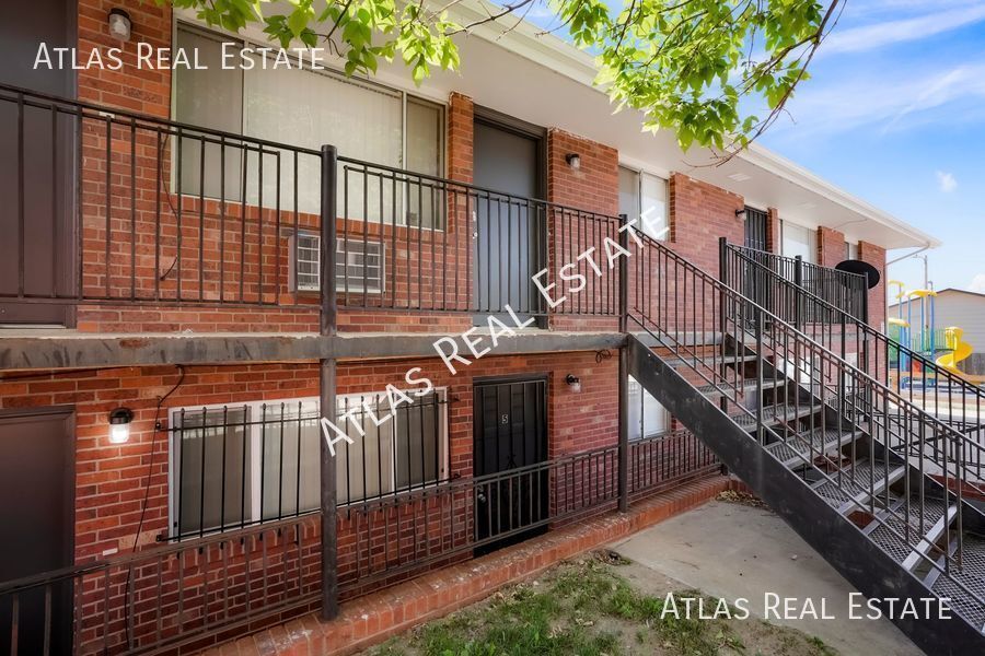 Primary Photo - 3006 Denver St