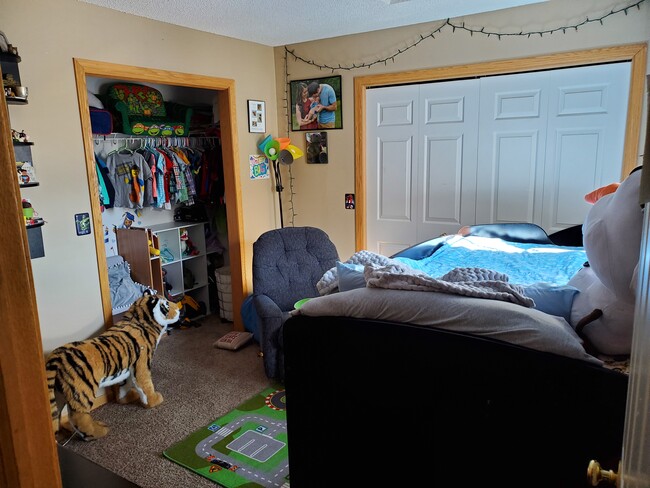 2nd bedroom - 2919 Hemingway Drive