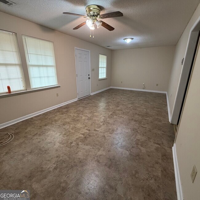 Foto del edificio - 1207 Edna Pl