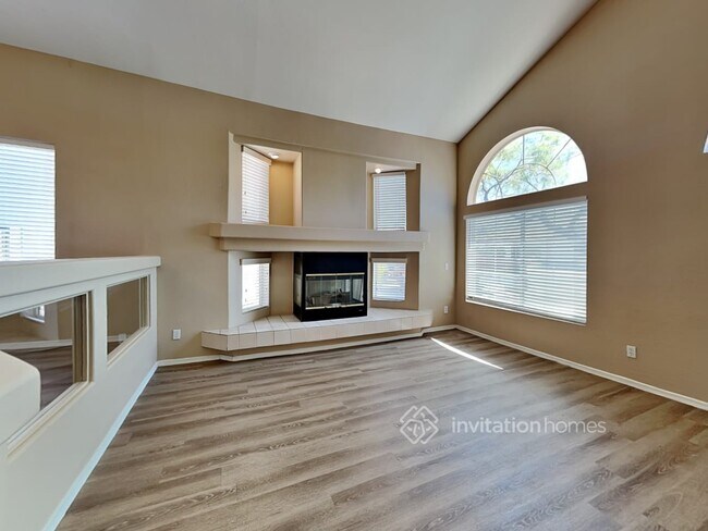 Foto del edificio - 11024 W Lane Ave