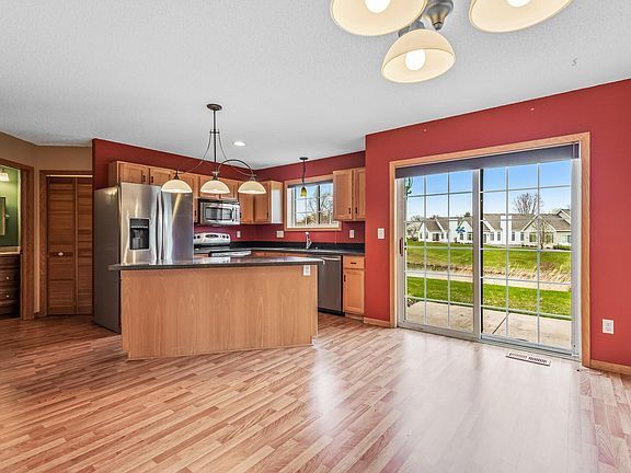 Foto del edificio - 4220 Merrimac Ln N