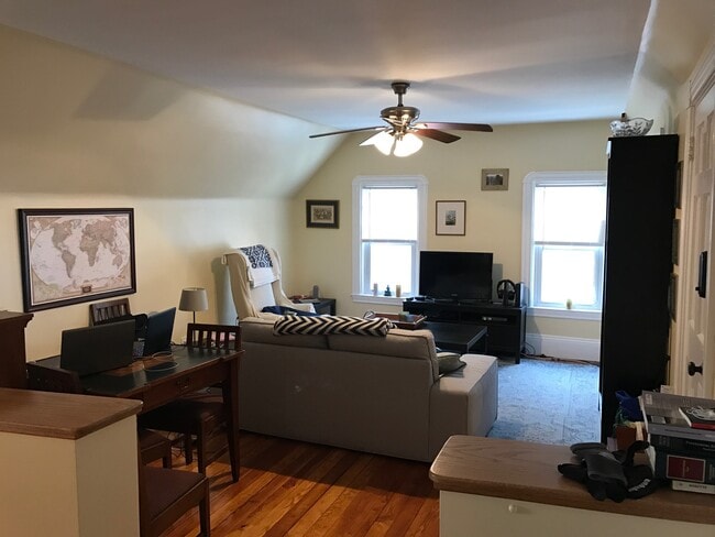 Building Photo - 21 Chandler St