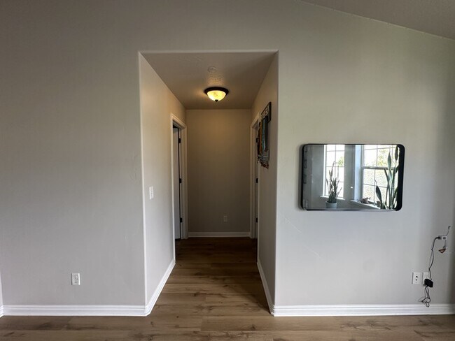 Building Photo - 2520 450 S