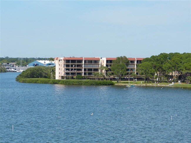 Building Photo - 2700 Bayshore Blvd