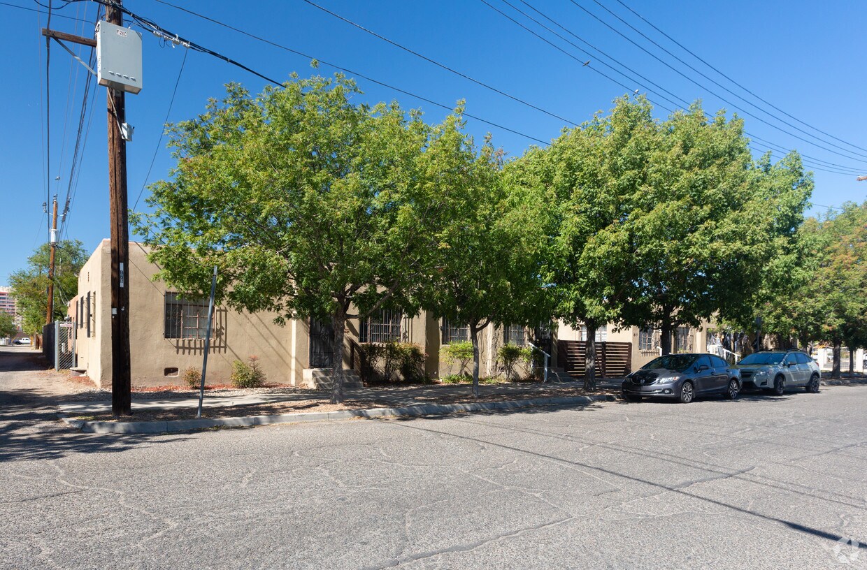 Primary Photo - 800 Kent Ave NW