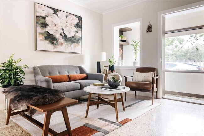 Foto del edificio - 7120 Miller Dr