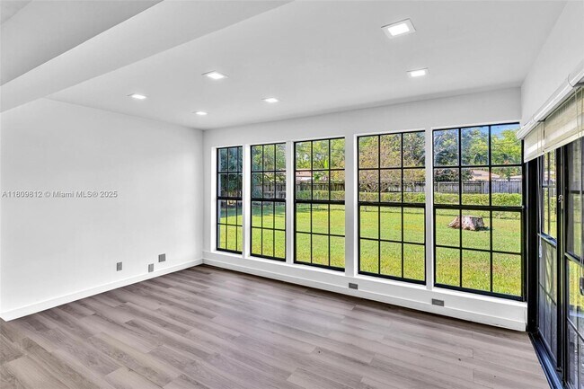 Foto del edificio - 418 S 57th Way