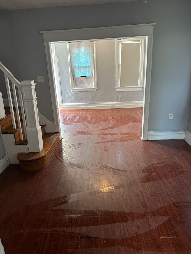 Foto del edificio - 4686 Hawthorne St