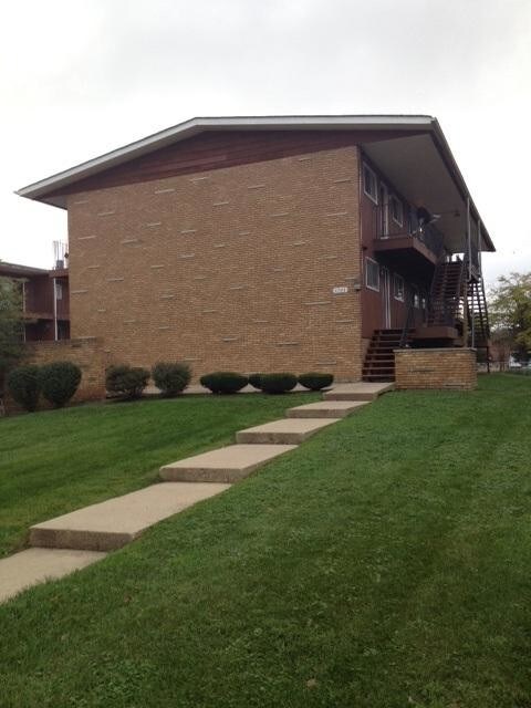 Primary Photo - 2 bedroom in Elgin IL 60123