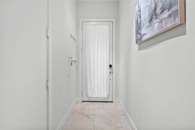 Building Photo - 2417 Charleston St