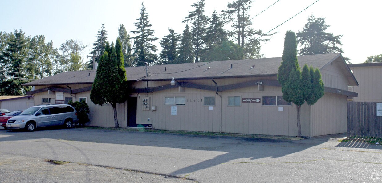 Building Photo - 12701 47th Ave SW