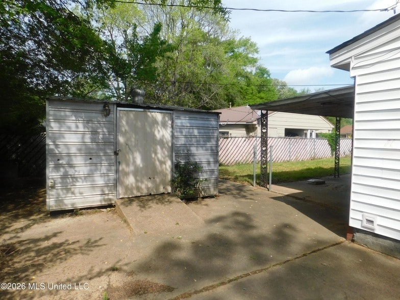 Building Photo - 9155 Forrest Dr