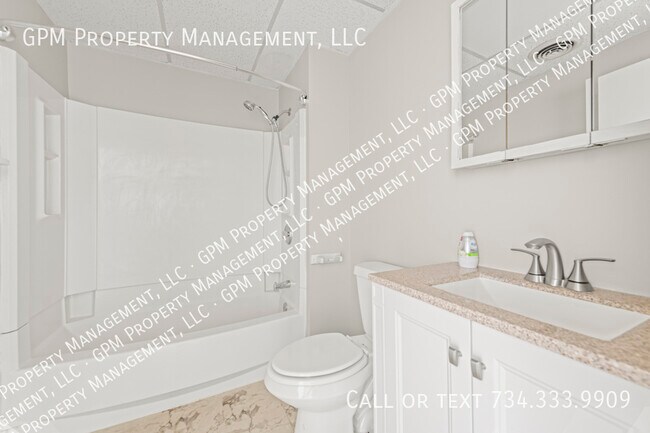 Foto del edificio - 412 Grand River Ave