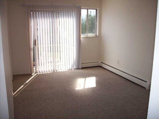 Foto del edificio - 14555 Champaign Rd