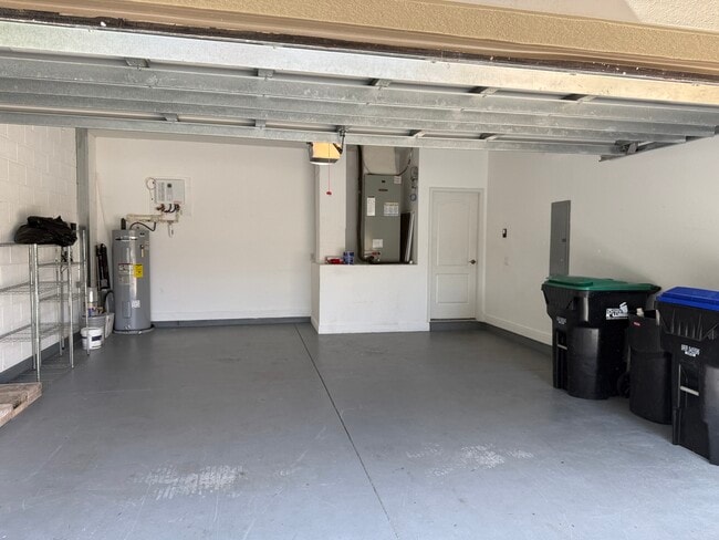 Building Photo - 7530 Colbury Ave