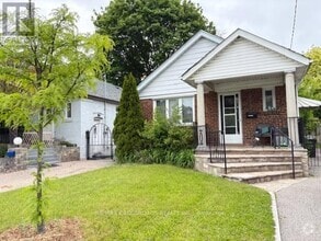 Building Photo - 307 Glebemount Ave